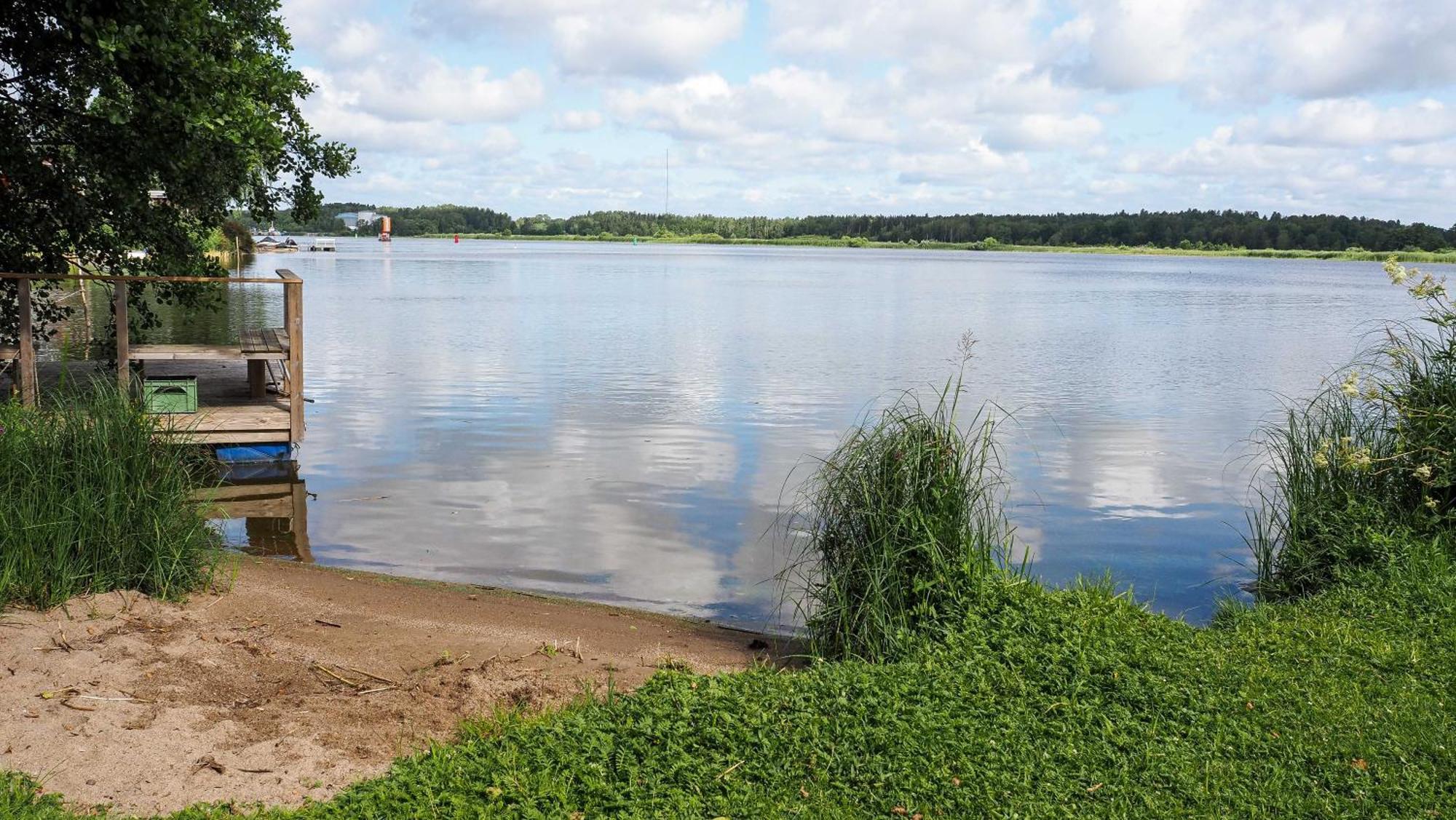Komplett Laegenhet Med Sjoeutsikt Malmon Exterior foto